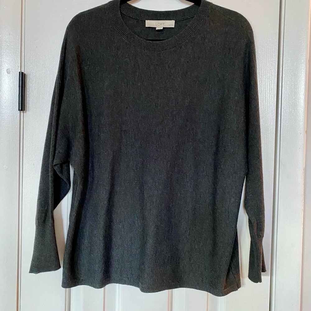 LOFT Charcoal Heathered Gray Crew Neck Sweater Small